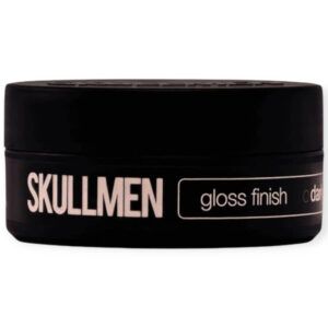 Skull Men Gloss Finish Dark Extra Pomade 100 ml con pigmento oscuro que ayuda a disimular visualmente las canas